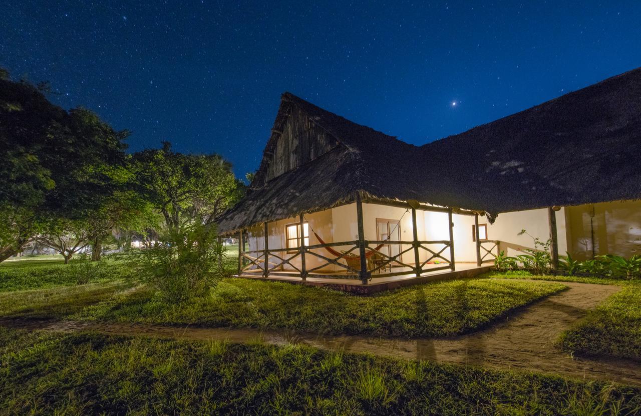 Amani Beach Resort Kutani Exteriör bild