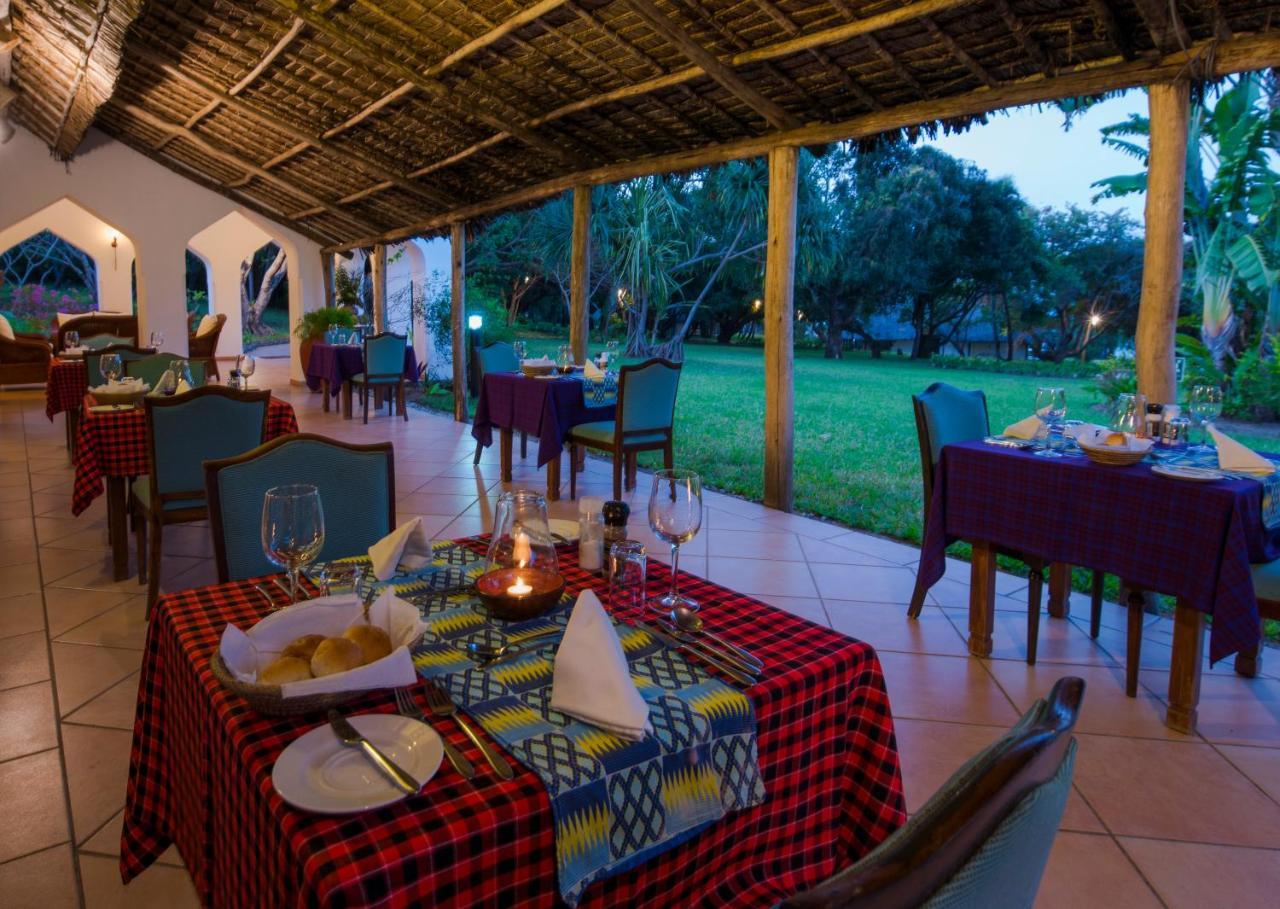 Amani Beach Resort Kutani Exteriör bild