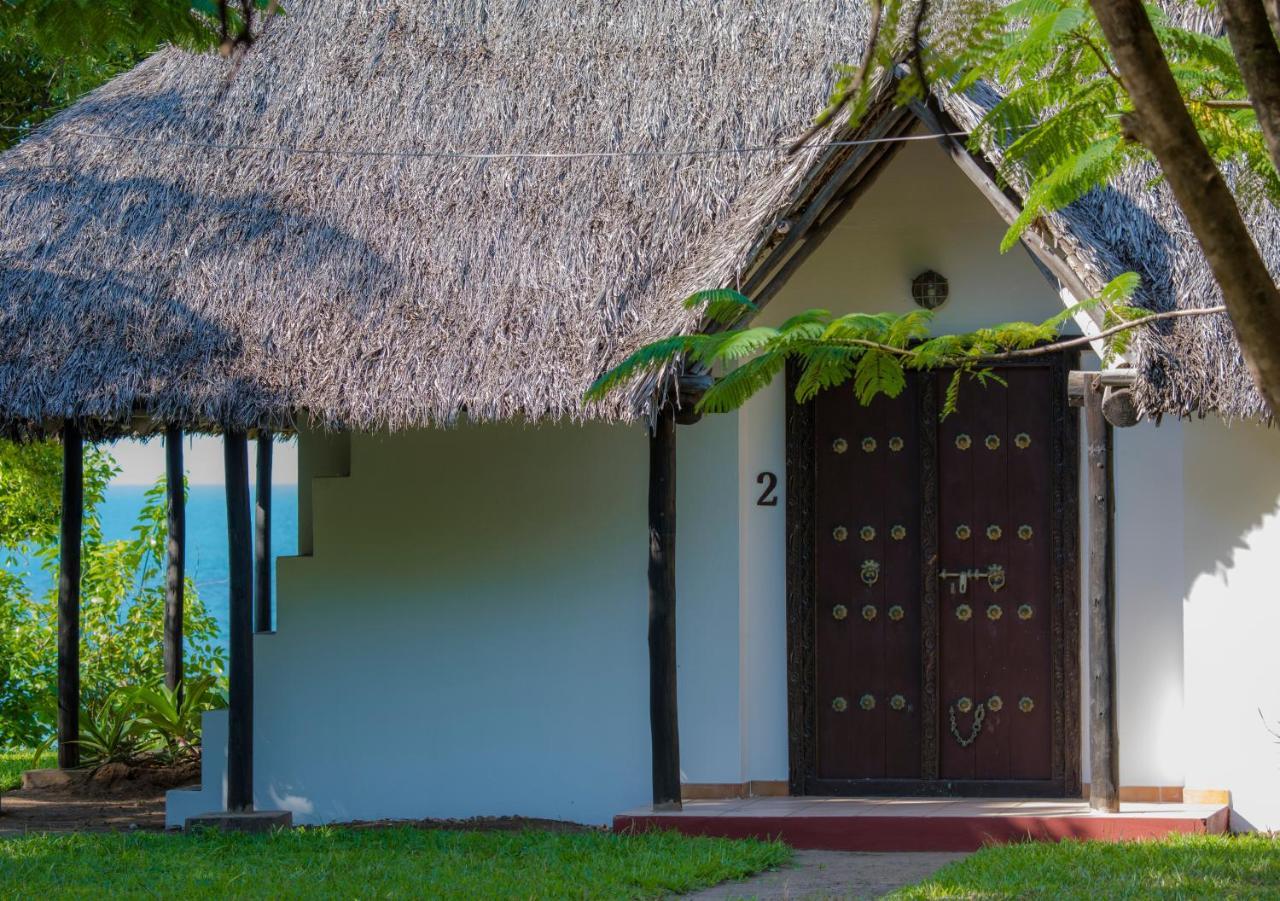 Amani Beach Resort Kutani Exteriör bild