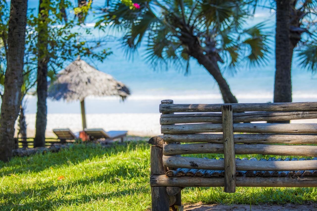 Amani Beach Resort Kutani Exteriör bild